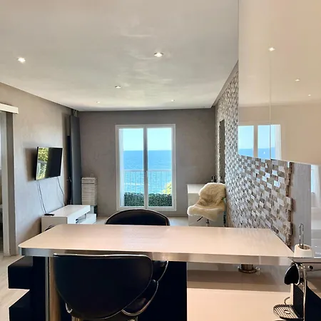 Vue Aux Portes De Monaco 아파트